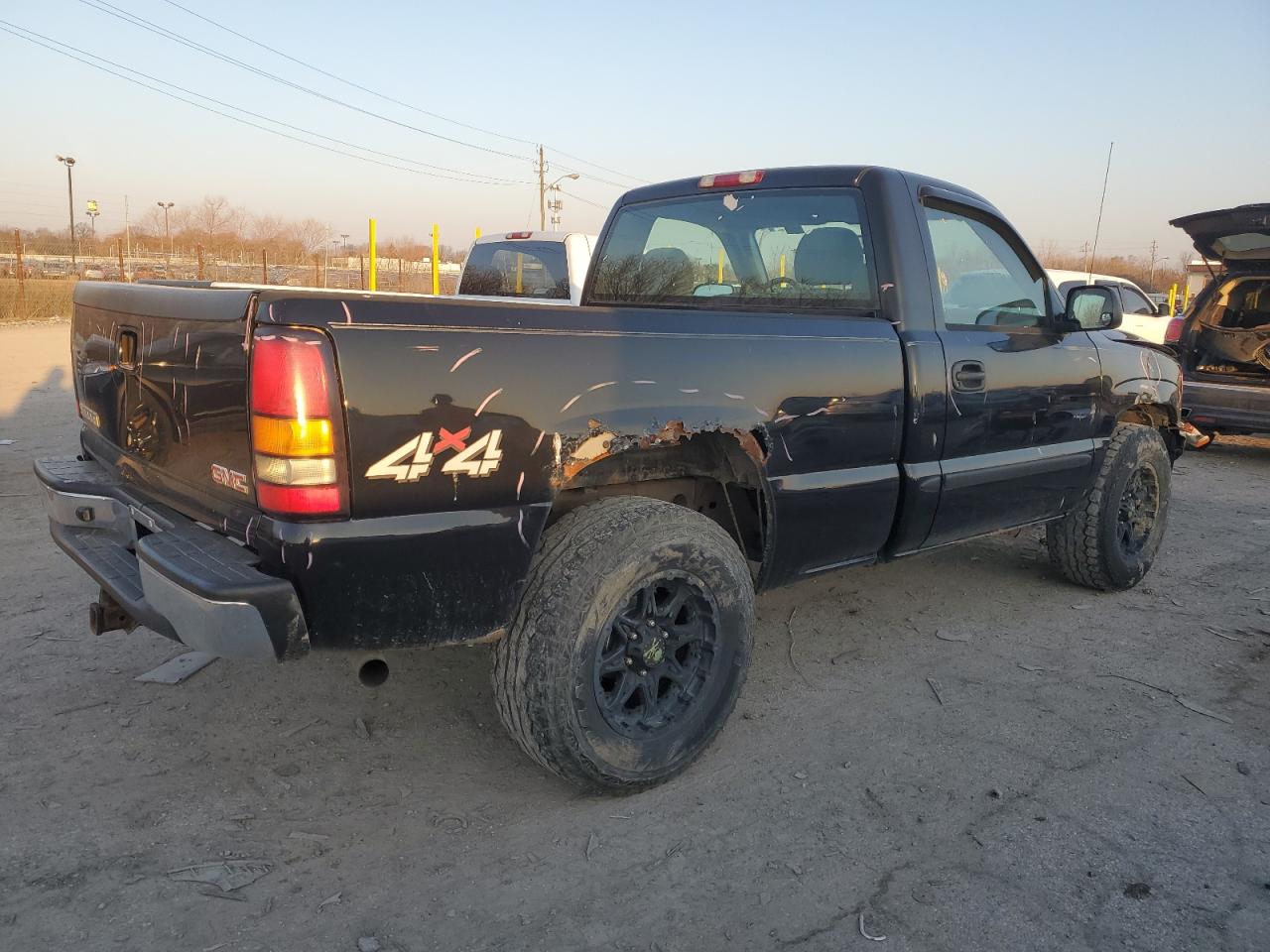 2004 GMC Sierra - Image 3