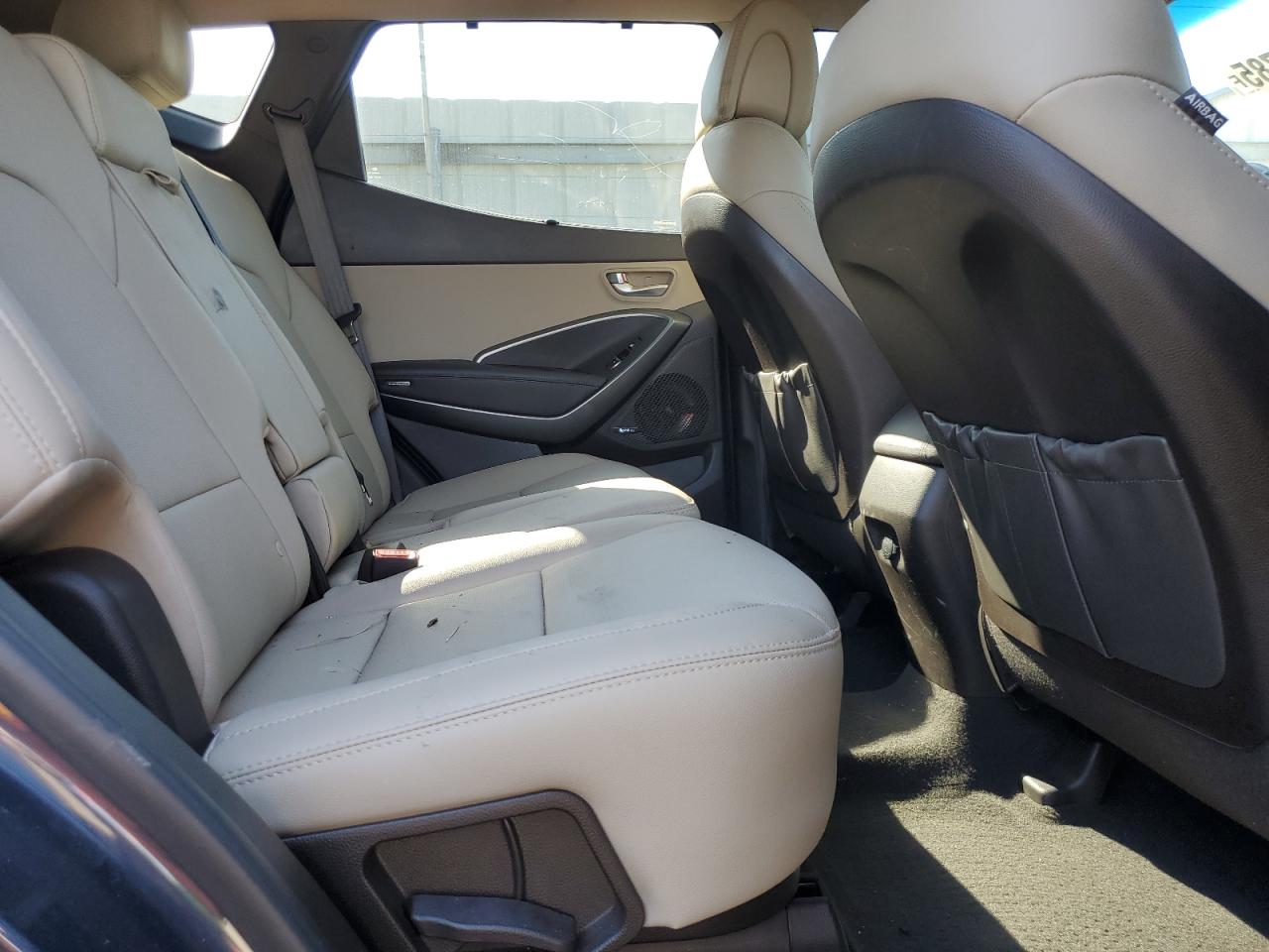 2018 Hyundai Santa Fe - Image 11