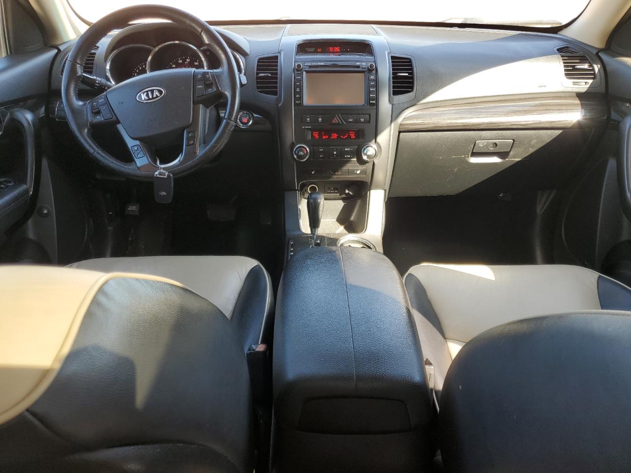 2011 Kia Sorento - Image 8
