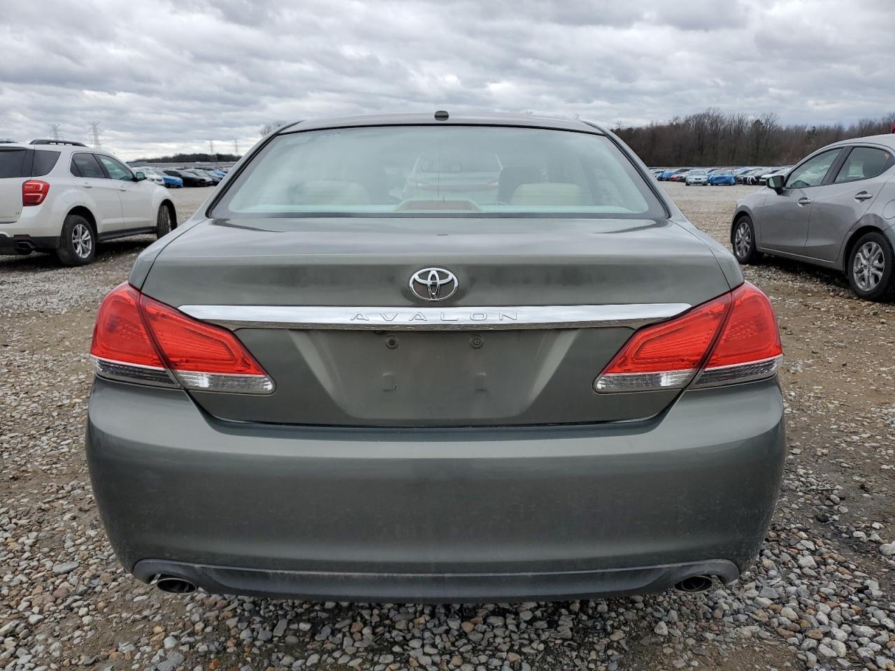 2011 Toyota Avalon - Image 6