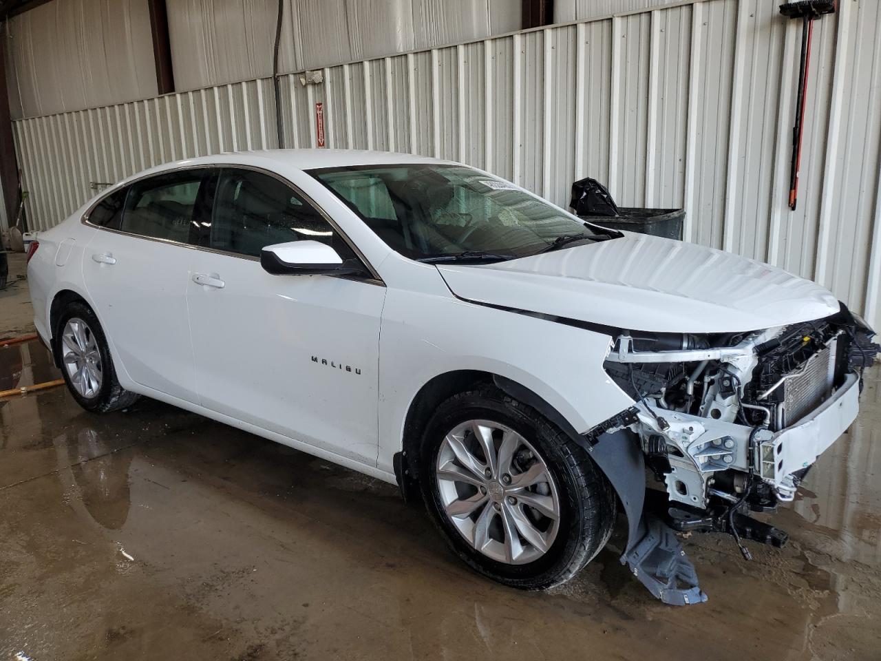 2019 Chevrolet Malibu - Image 4