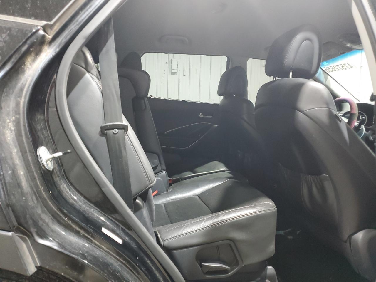 2017 Hyundai Santa Fe - Image 11