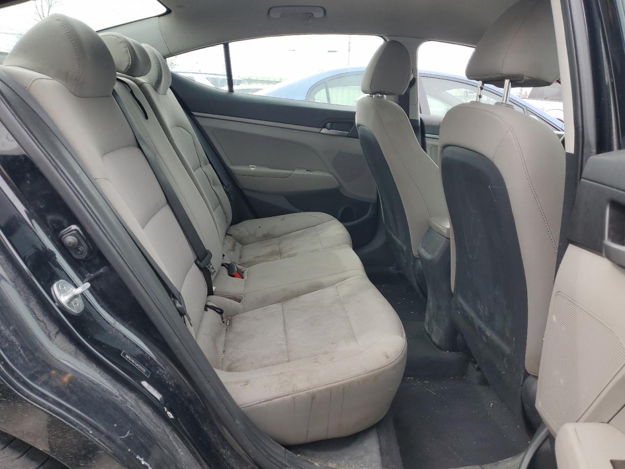 2018 Hyundai Elantra - Image 10