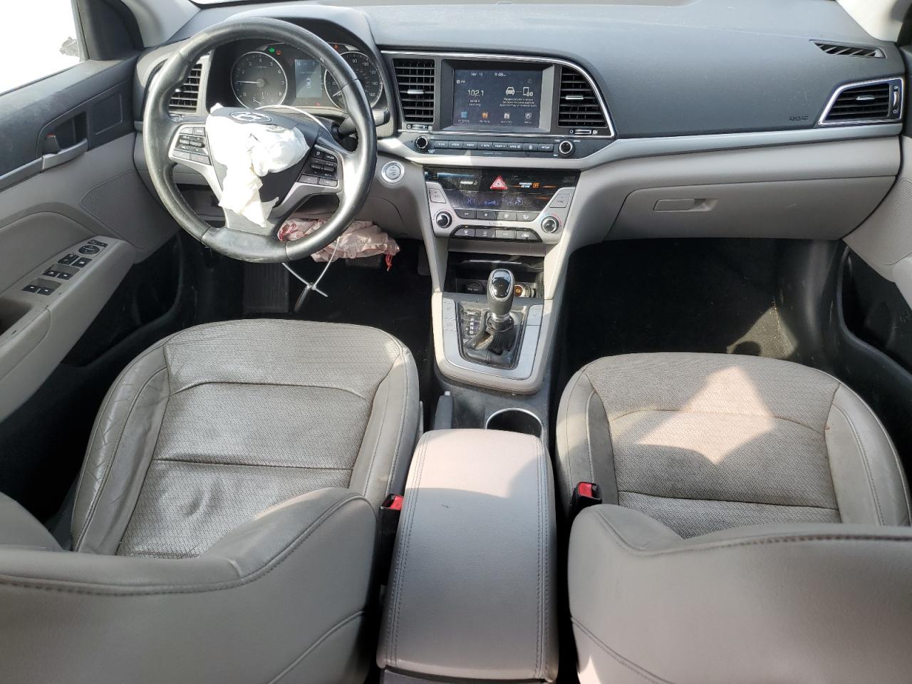 2017 Hyundai Elantra - Image 8