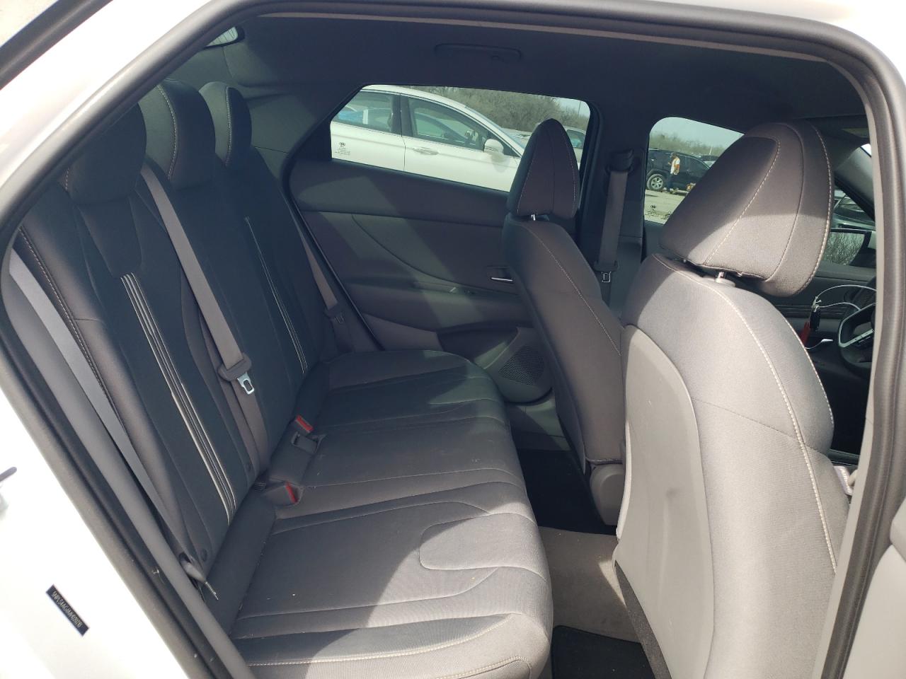 2021 Hyundai Elantra - Image 10