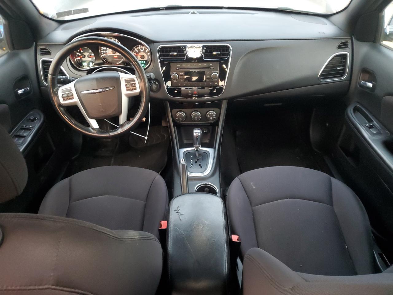 2014 Chrysler 200 - Image 8