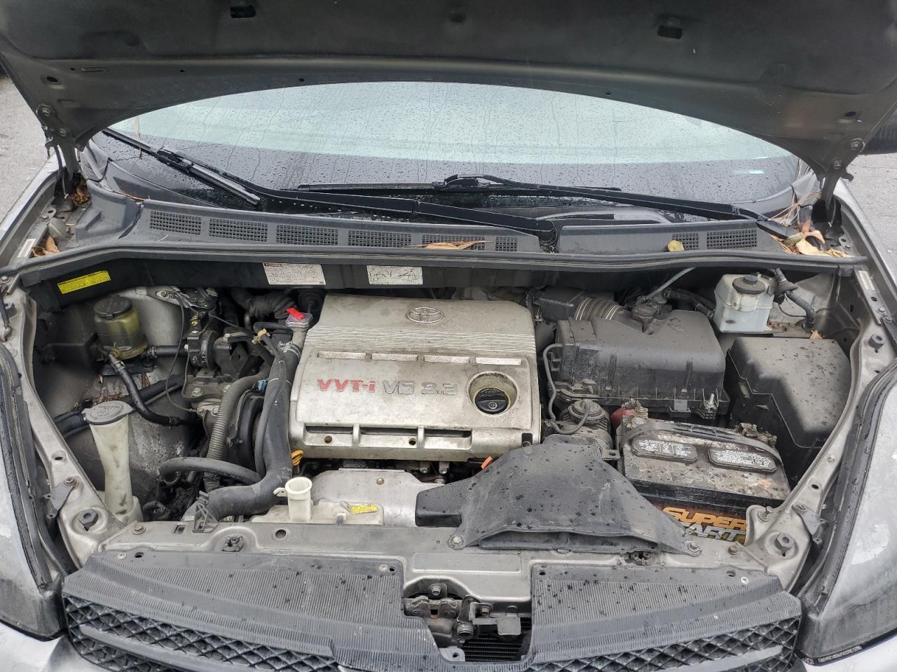 2004 Toyota Sienna - Image 12