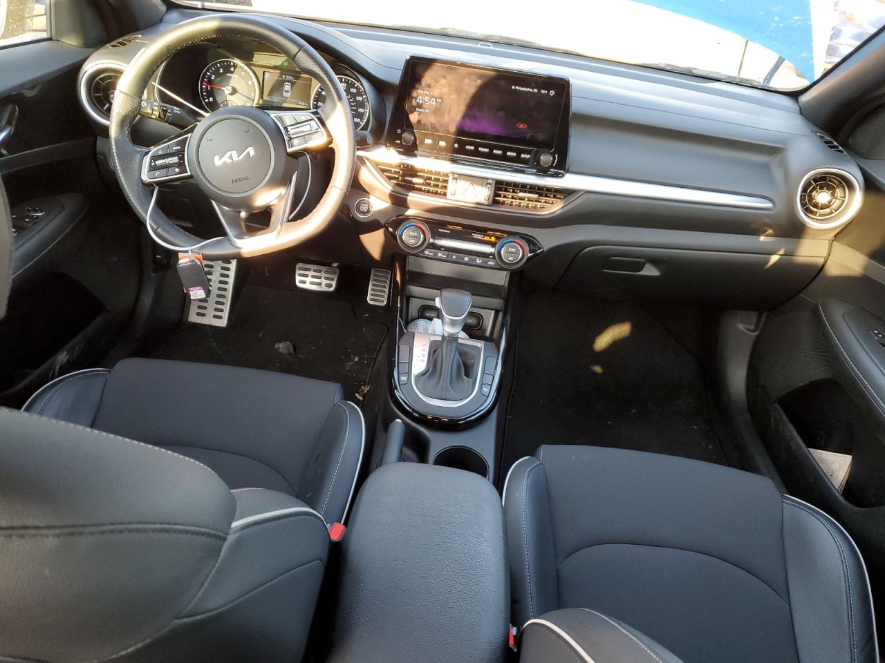 2023 Kia Forte - Image 8