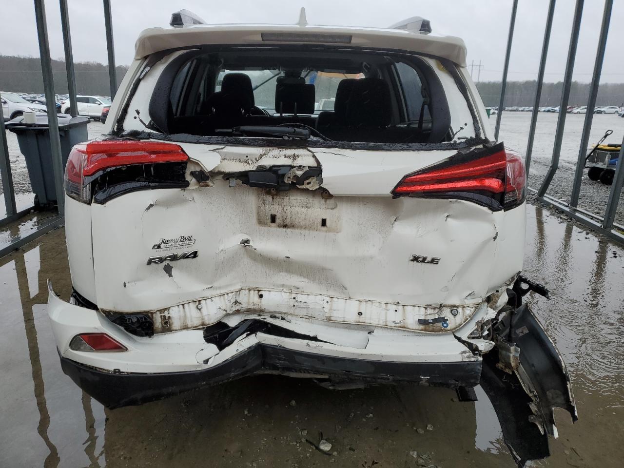 2018 Toyota RAV 4 - Image 6