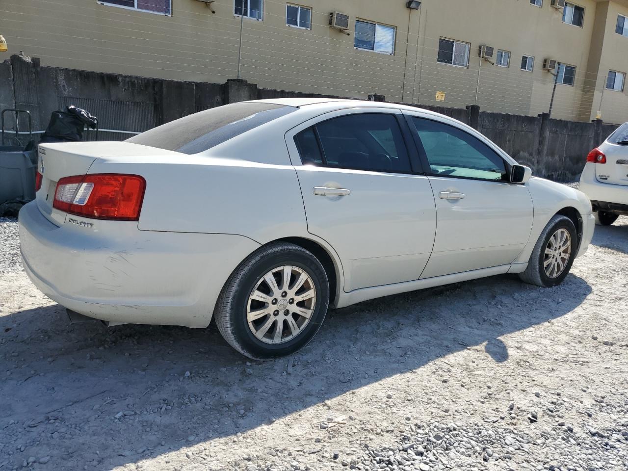 2009 Mitsubishi Galant - Image 3