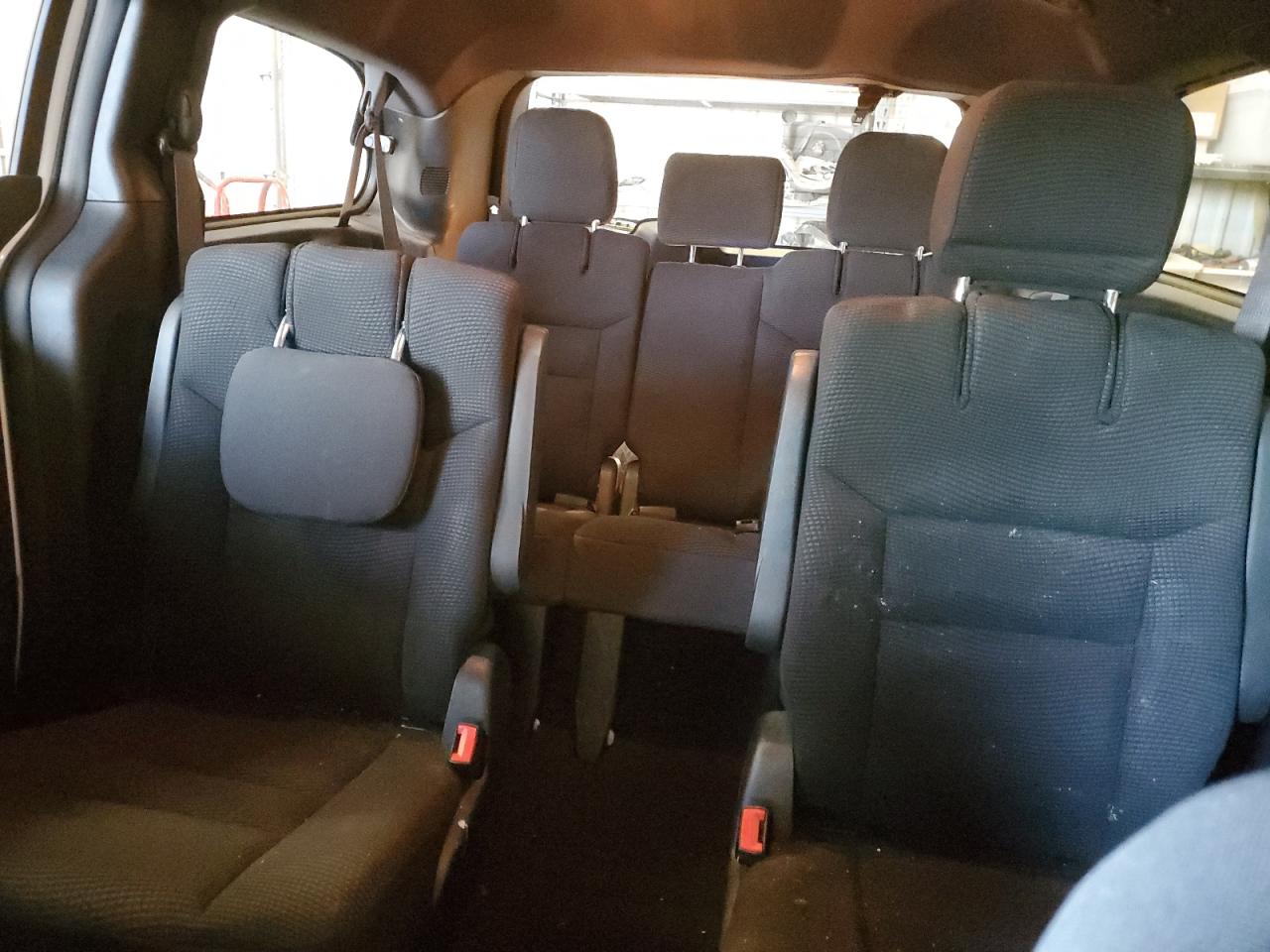 2020 Dodge Caravan - Image 10