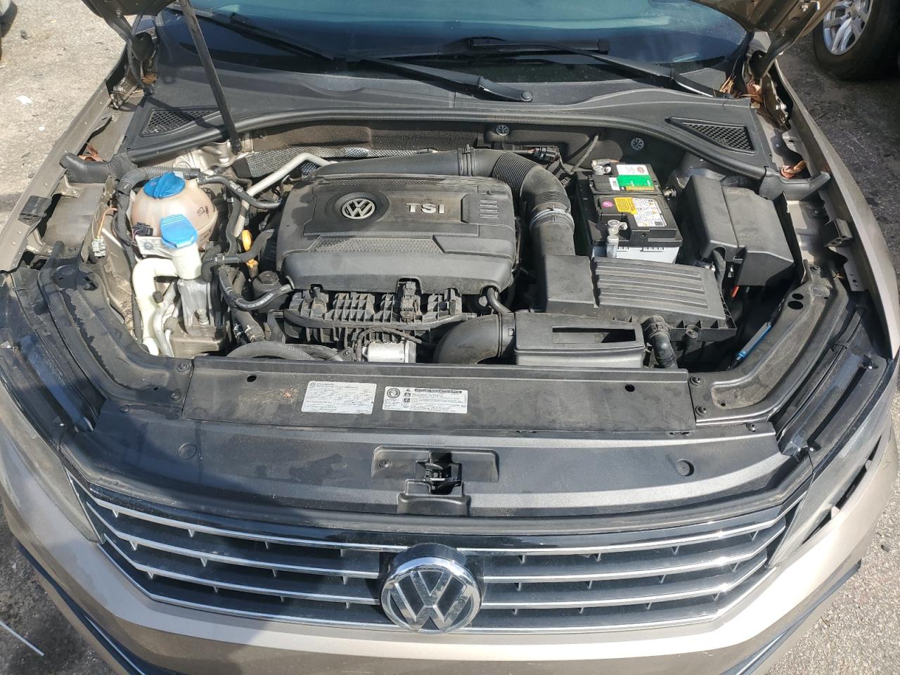 2016 Volkswagen Passat - Image 11