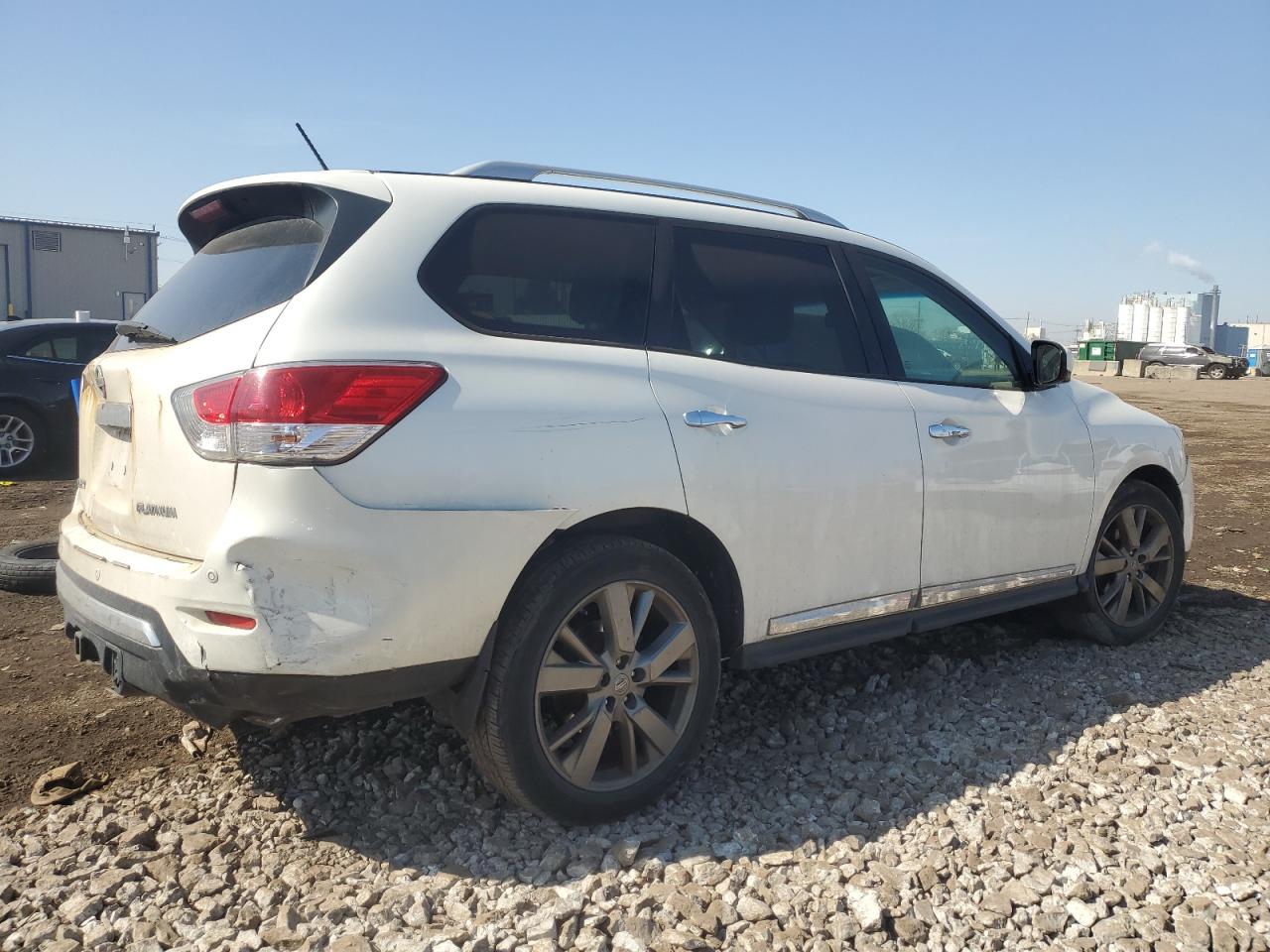 2015 Nissan Pathfinder - Image 3