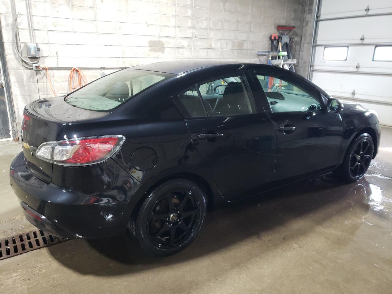 2011 Mazda 3 - Image 3