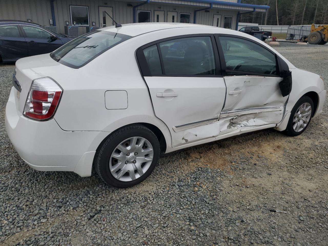 2010 Nissan Sentra - Image 3