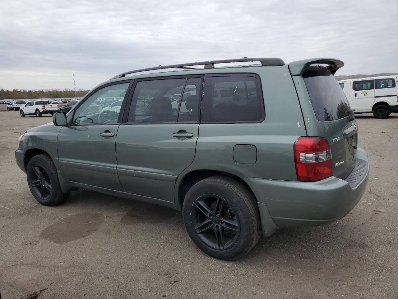 2004 Toyota Highlander - Image 2