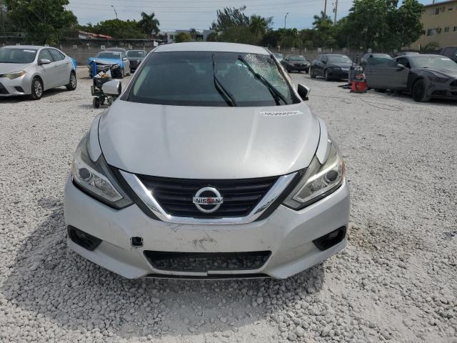  NISSAN ALTIMA 2018 Srebrny