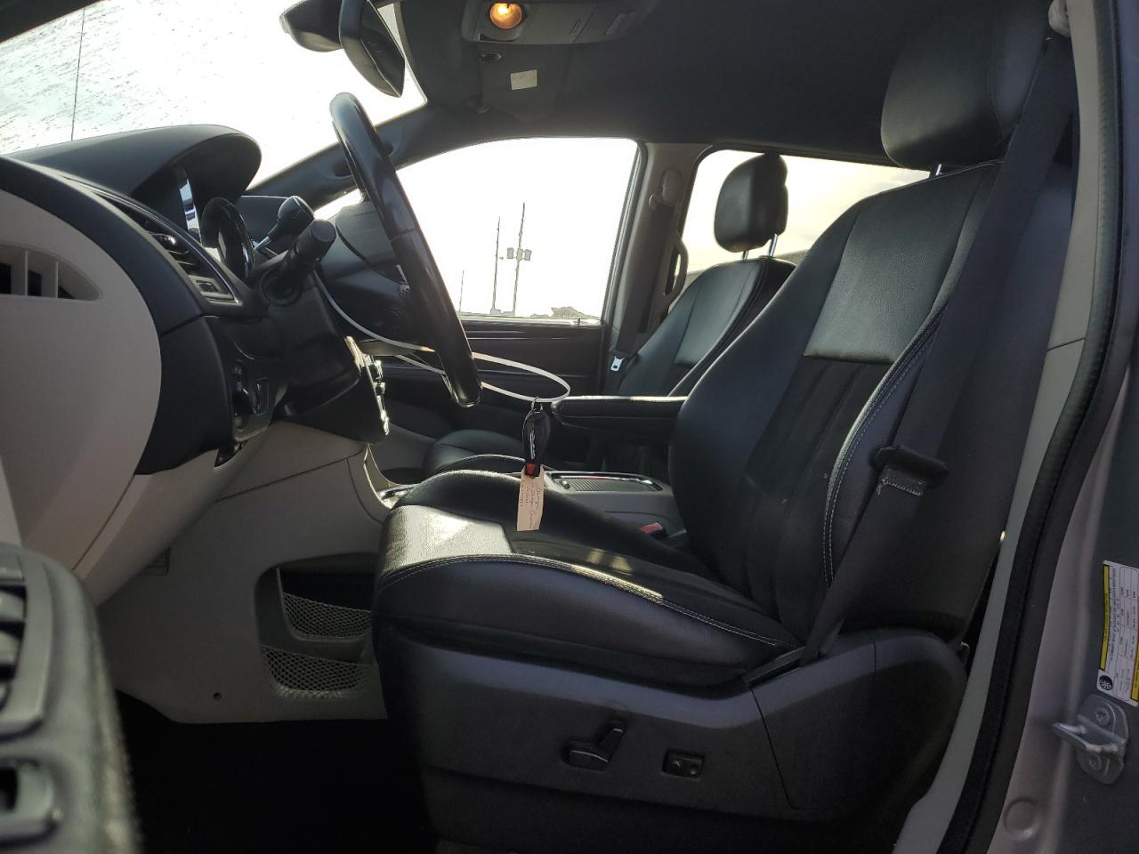 2019 Dodge Caravan - Image 7