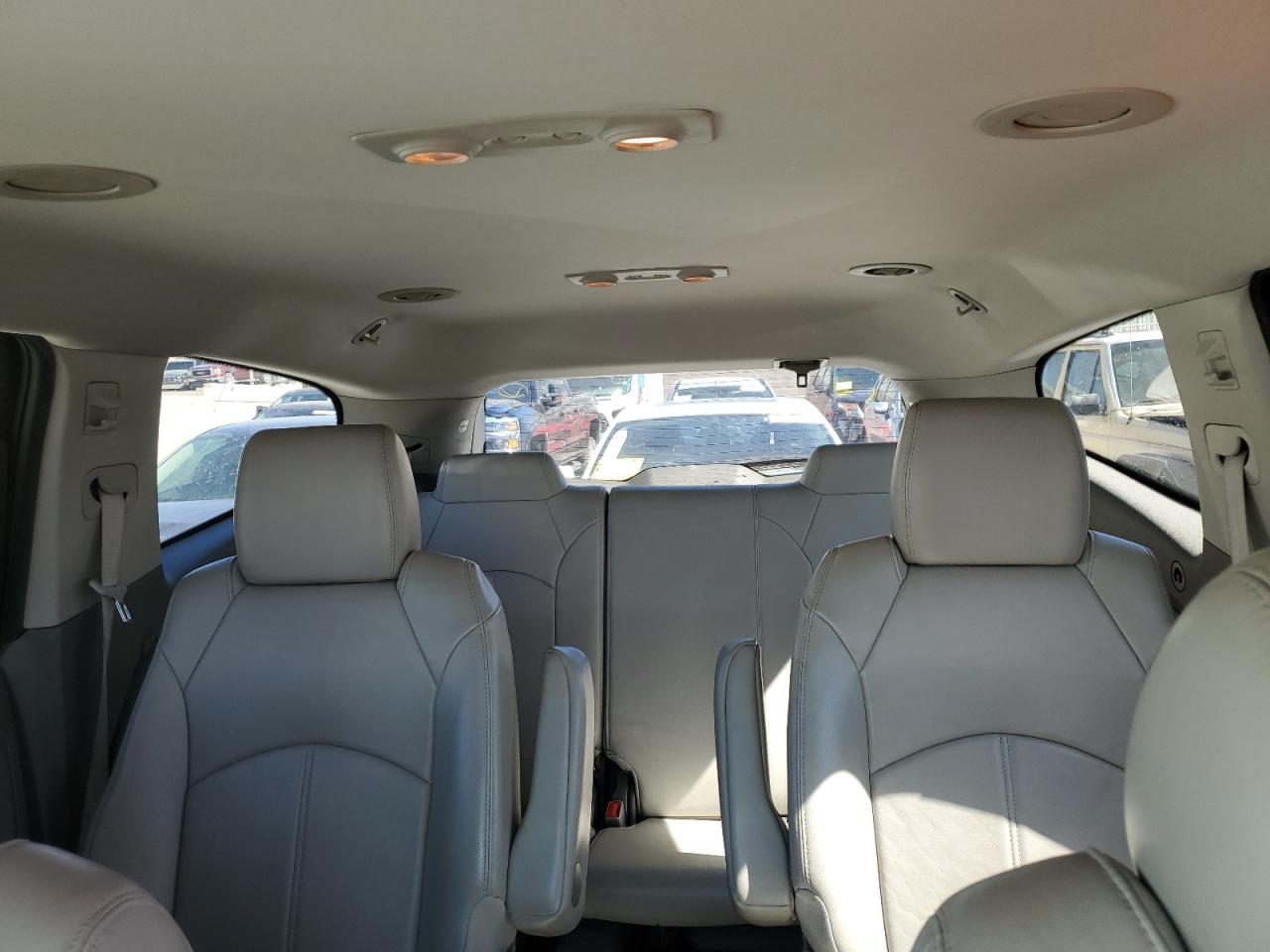 2015 Chevrolet Traverse - Image 10