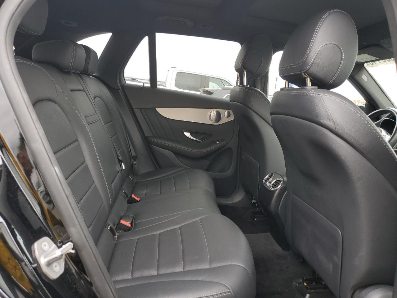 2021 Mercedes-Benz GLC - Image 11