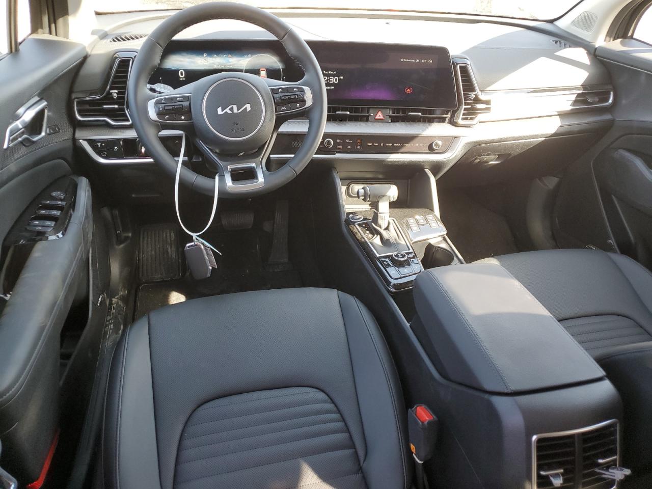 2025 Kia Sportage - Image 8