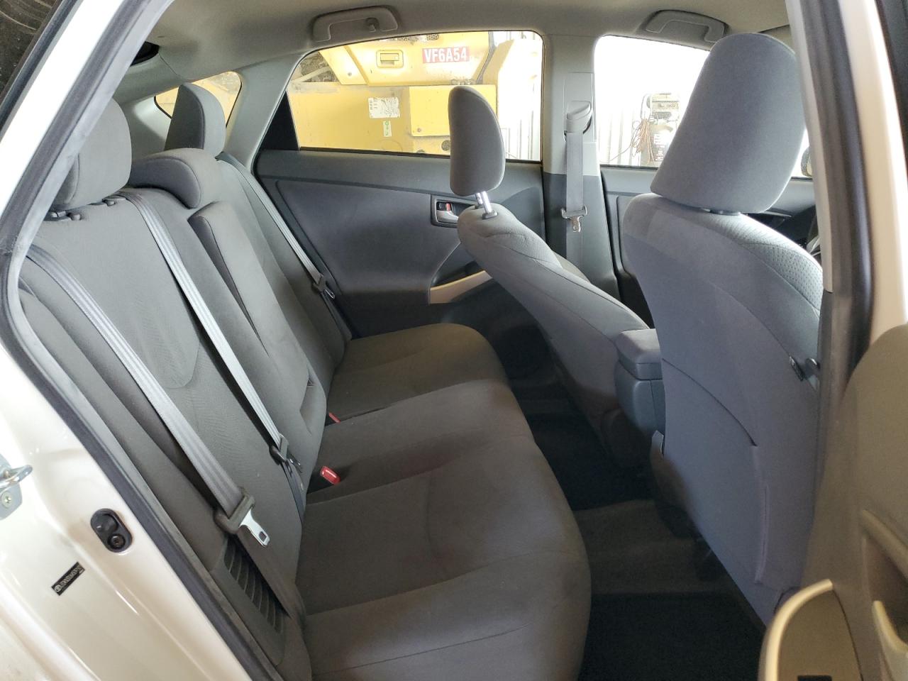 2010 Toyota Prius - Image 10