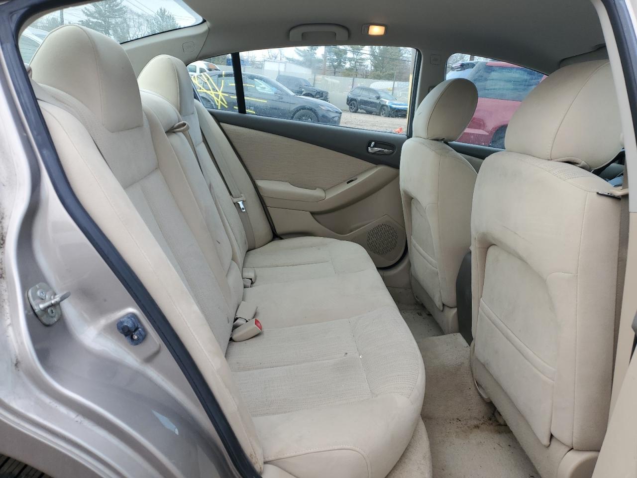 2011 Nissan Altima - Image 10
