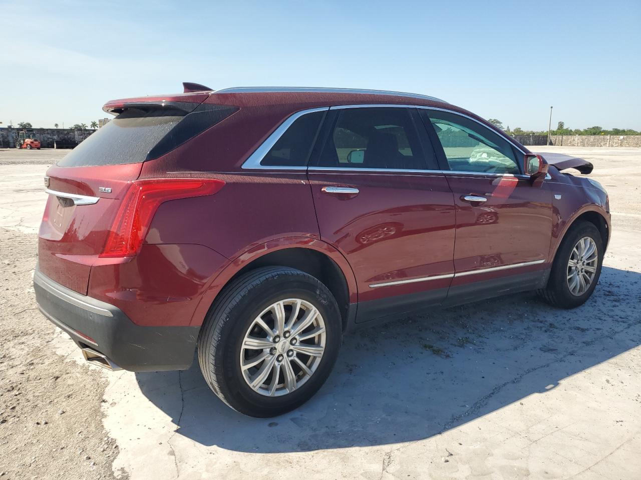 2017 Cadillac XT5 - Image 3