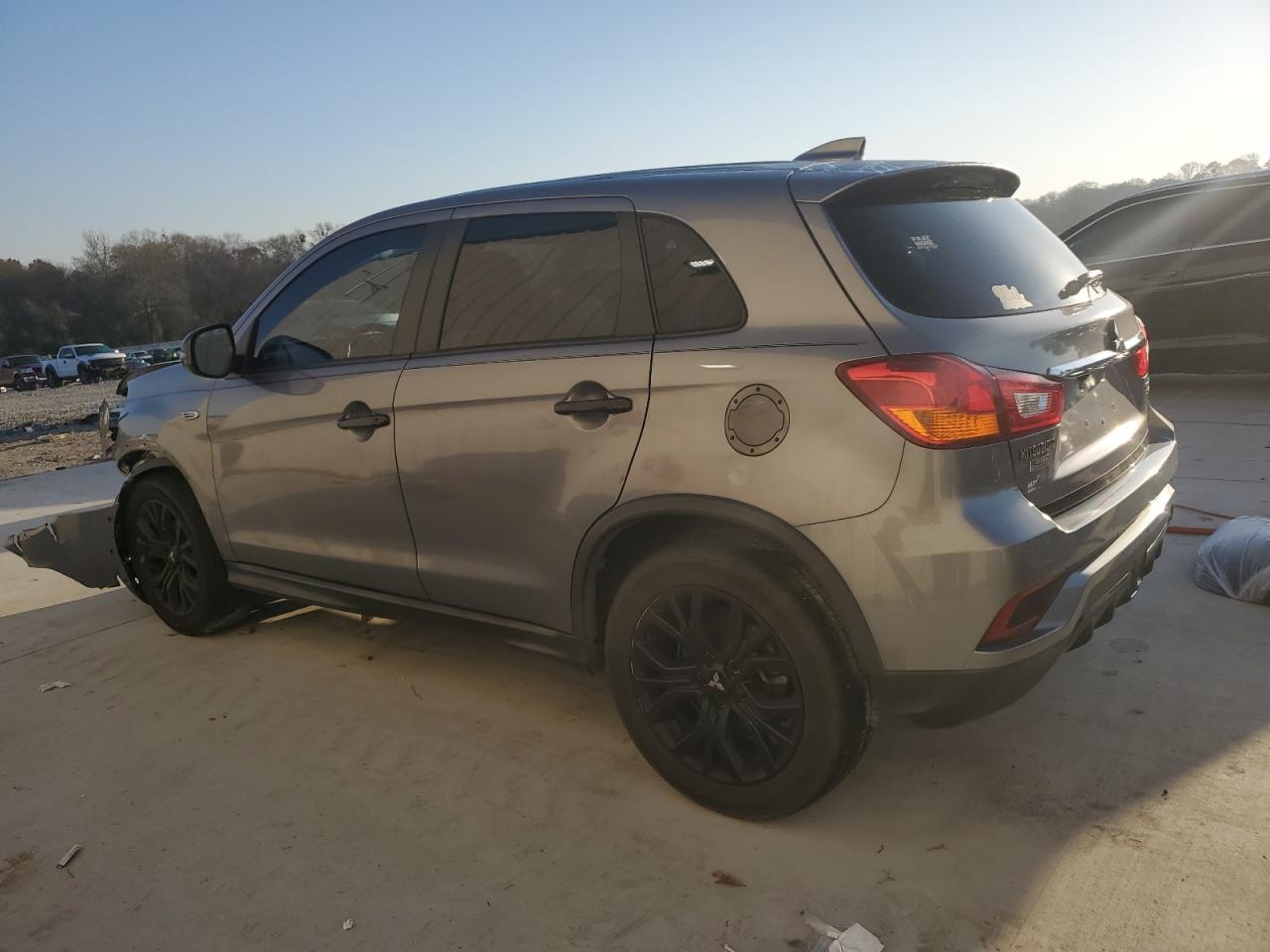 2019 Mitsubishi Outlander - Image 2