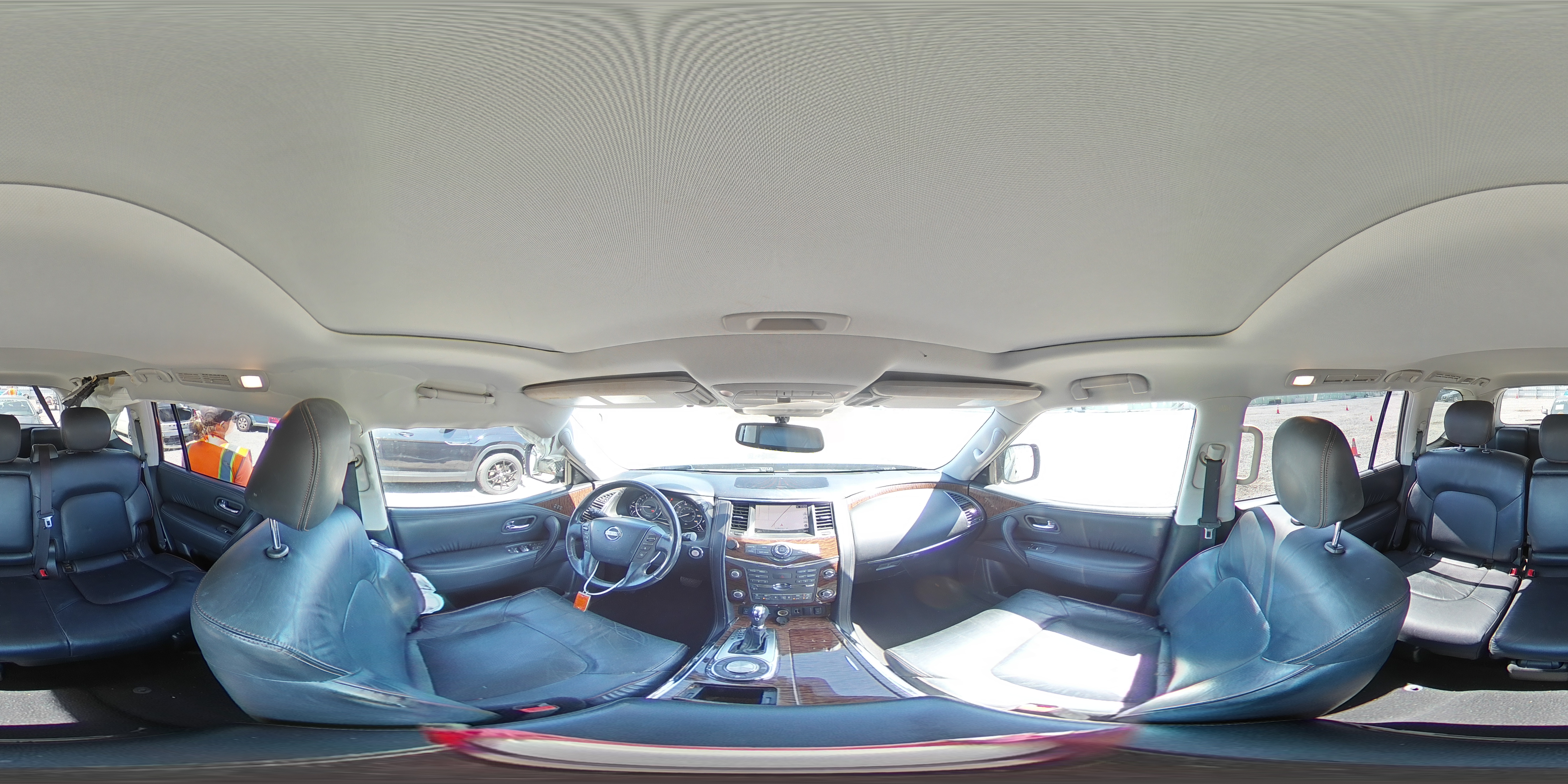 2019 Nissan Armada - Image 14