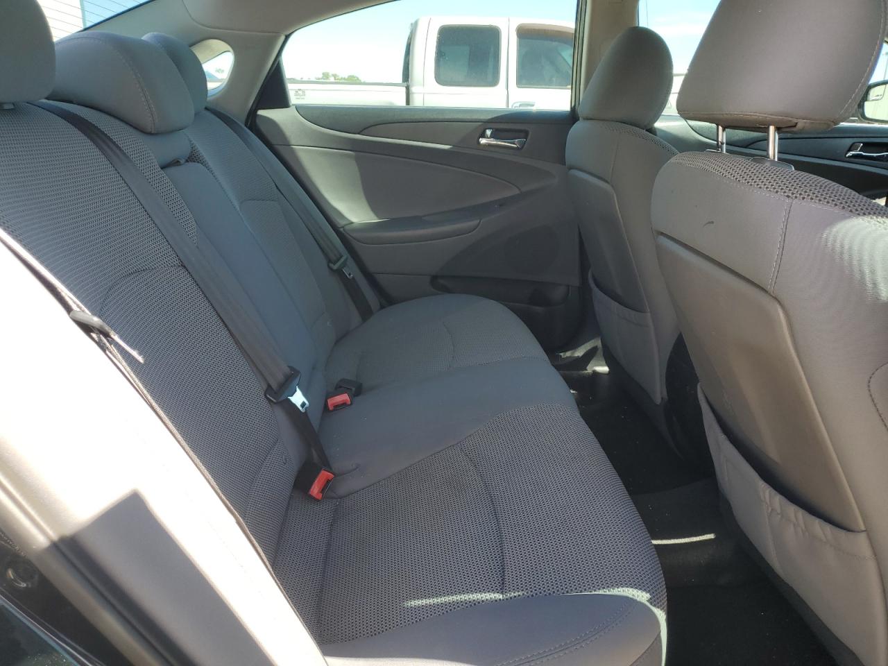 2014 Hyundai Sonata - Image 10