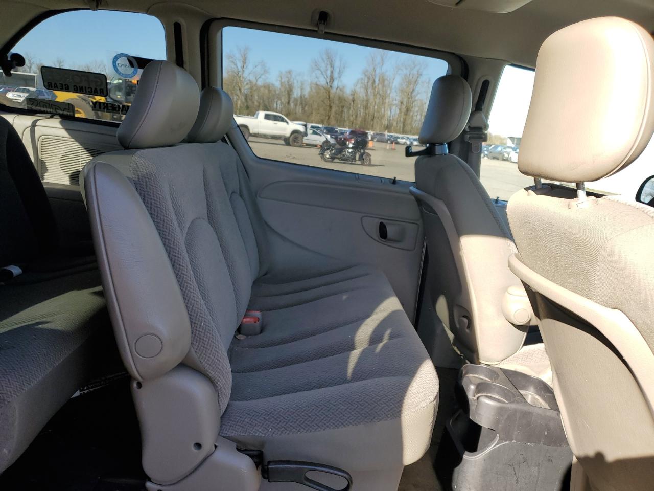 2006 Dodge Caravan - Image 11