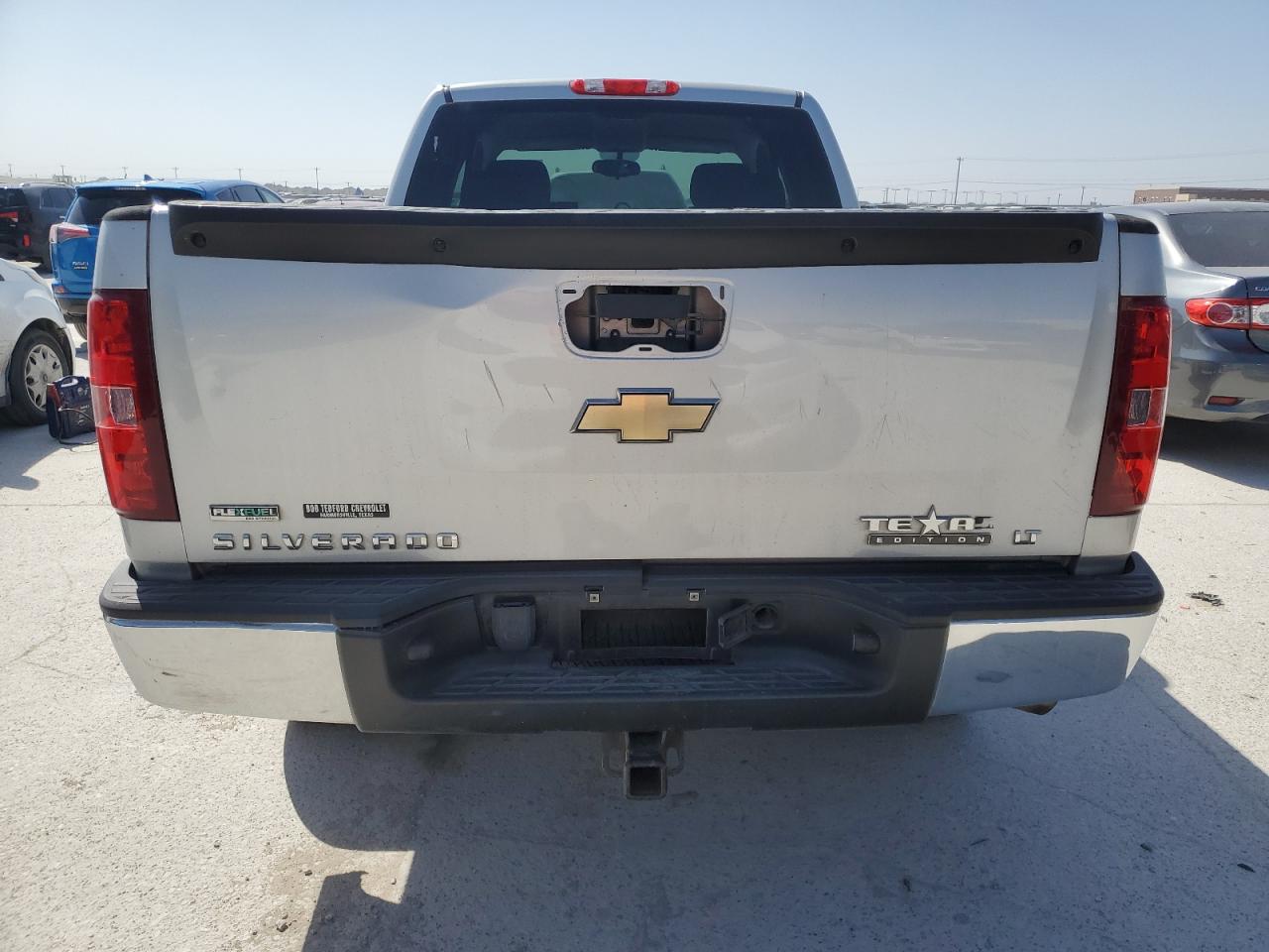 2011 Chevrolet Silverado - Image 6