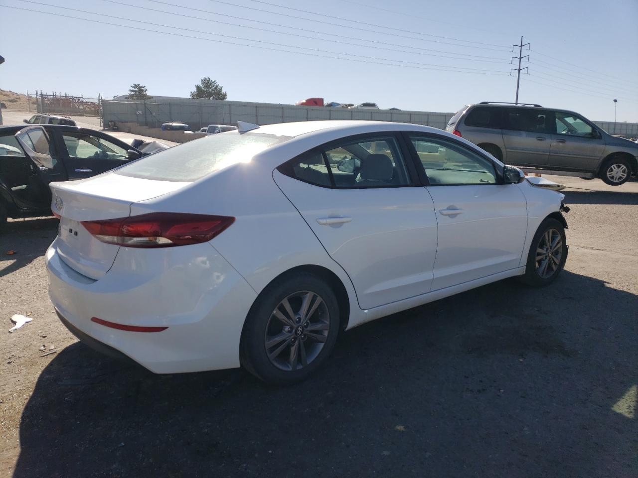 2017 Hyundai Elantra - Image 3