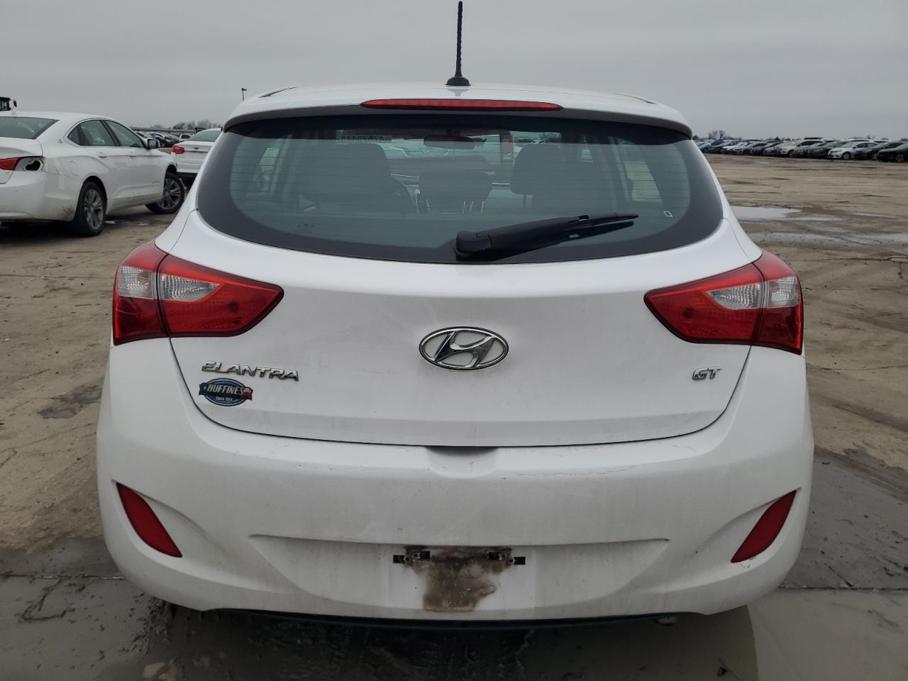 2015 Hyundai Elantra - Image 6