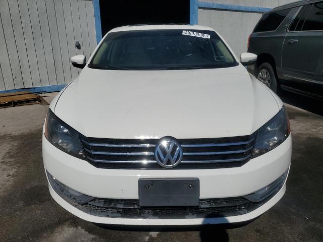  VOLKSWAGEN PASSAT 2015 Белы