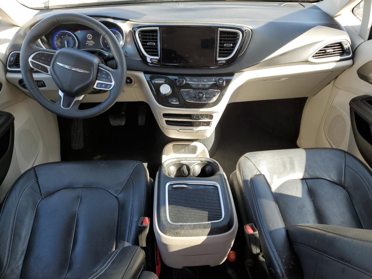 2022 Chrysler Pacifica - Image 8
