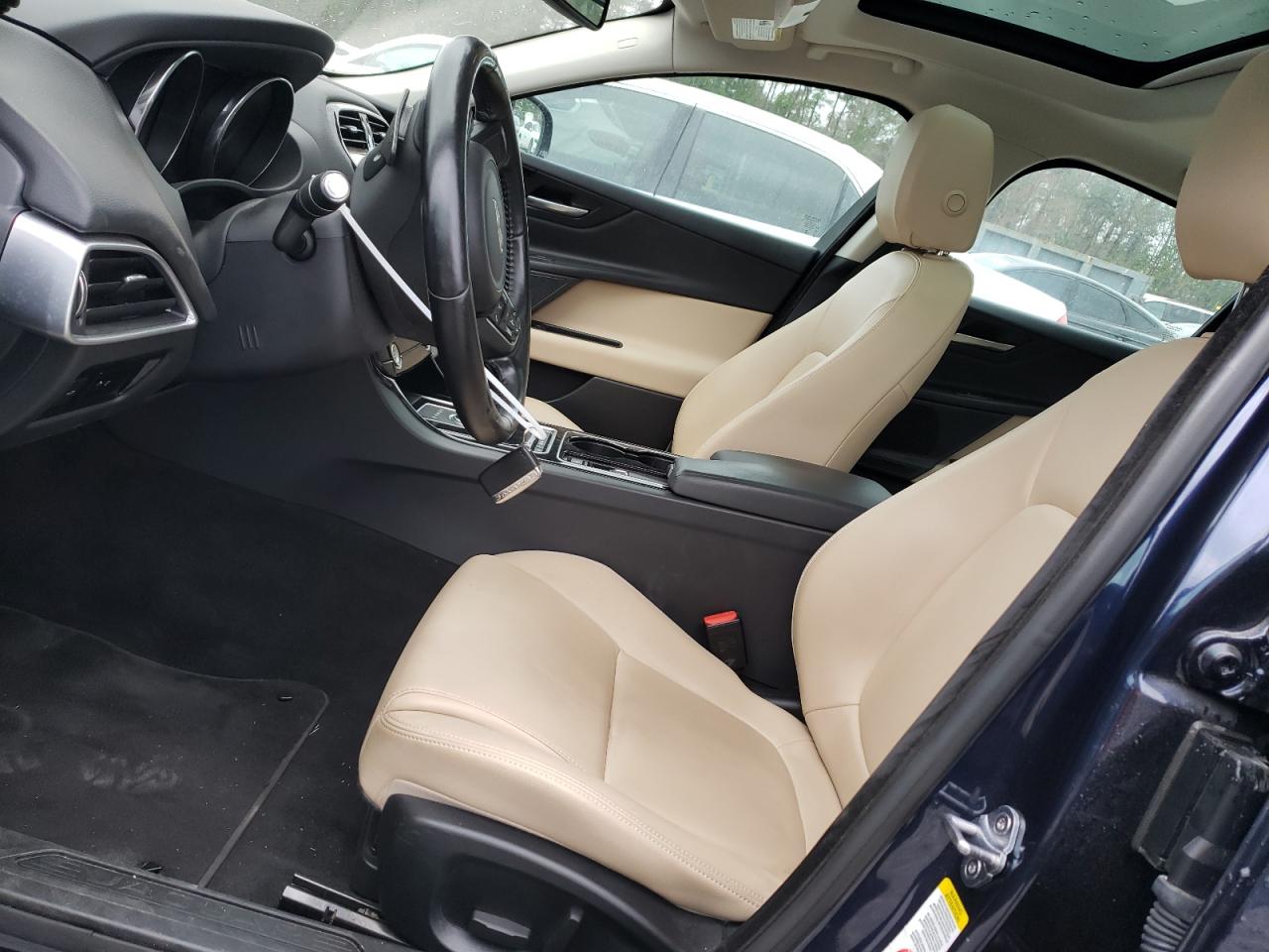 2017 Jaguar XE - Image 7