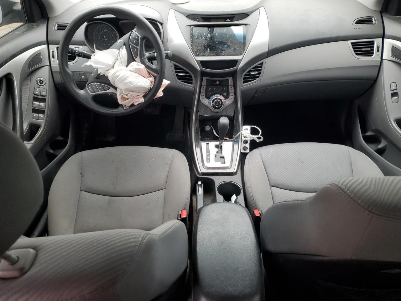 2013 Hyundai Elantra - Image 8