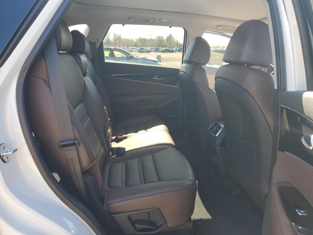 2019 Kia Sorento - Image 11