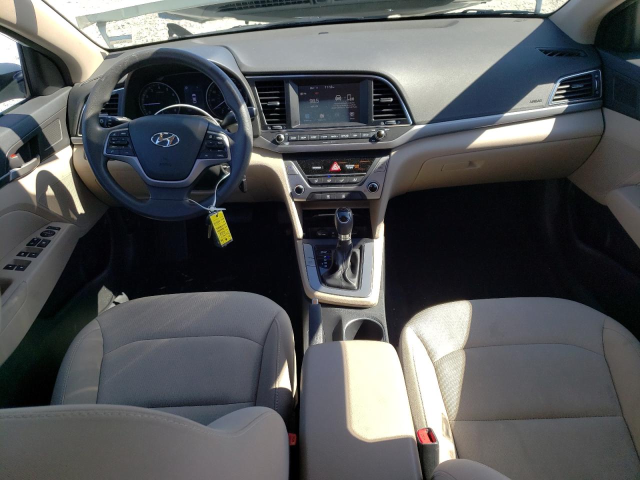 2018 Hyundai Elantra - Image 8