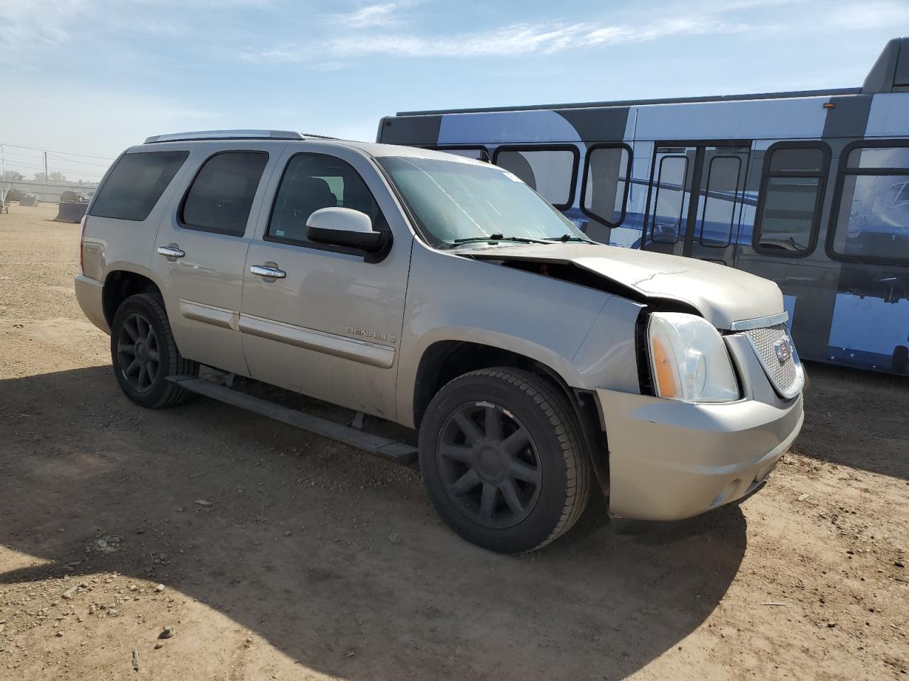 2008 GMC Yukon - Image 4