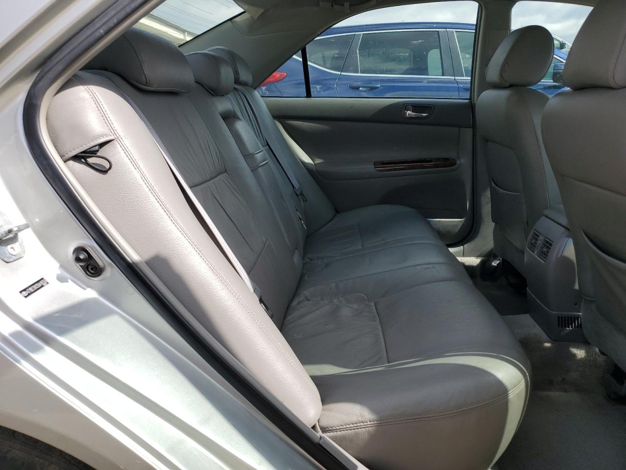 2005 Toyota Camry - Image 10