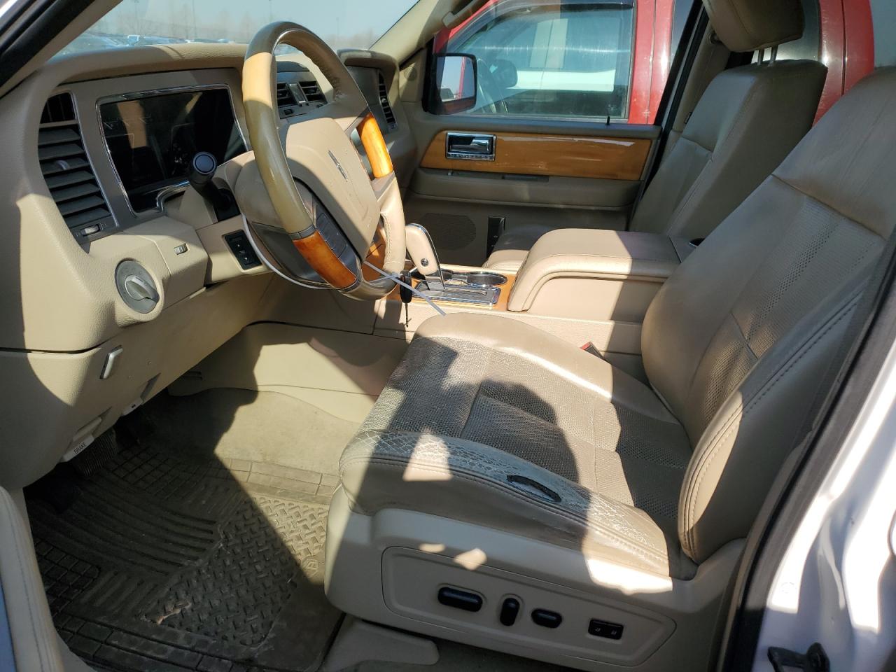 2010 Lincoln Navigator - Image 7