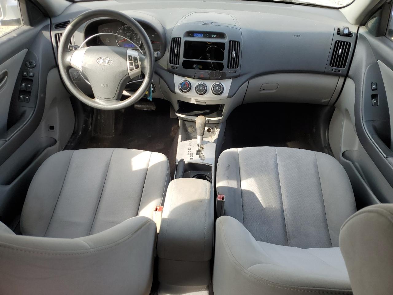 2009 Hyundai Elantra - Image 8