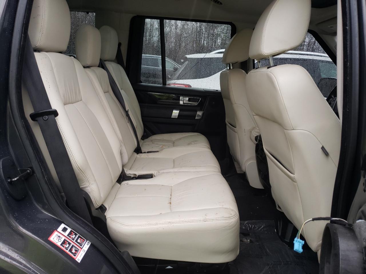 2013 Land Rover LR4 - Image 11