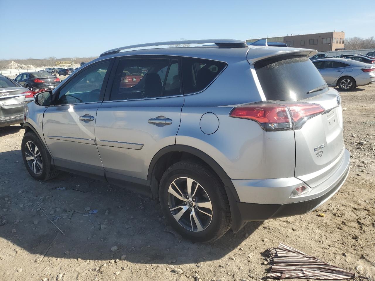 2016 Toyota RAV 4 - Image 2