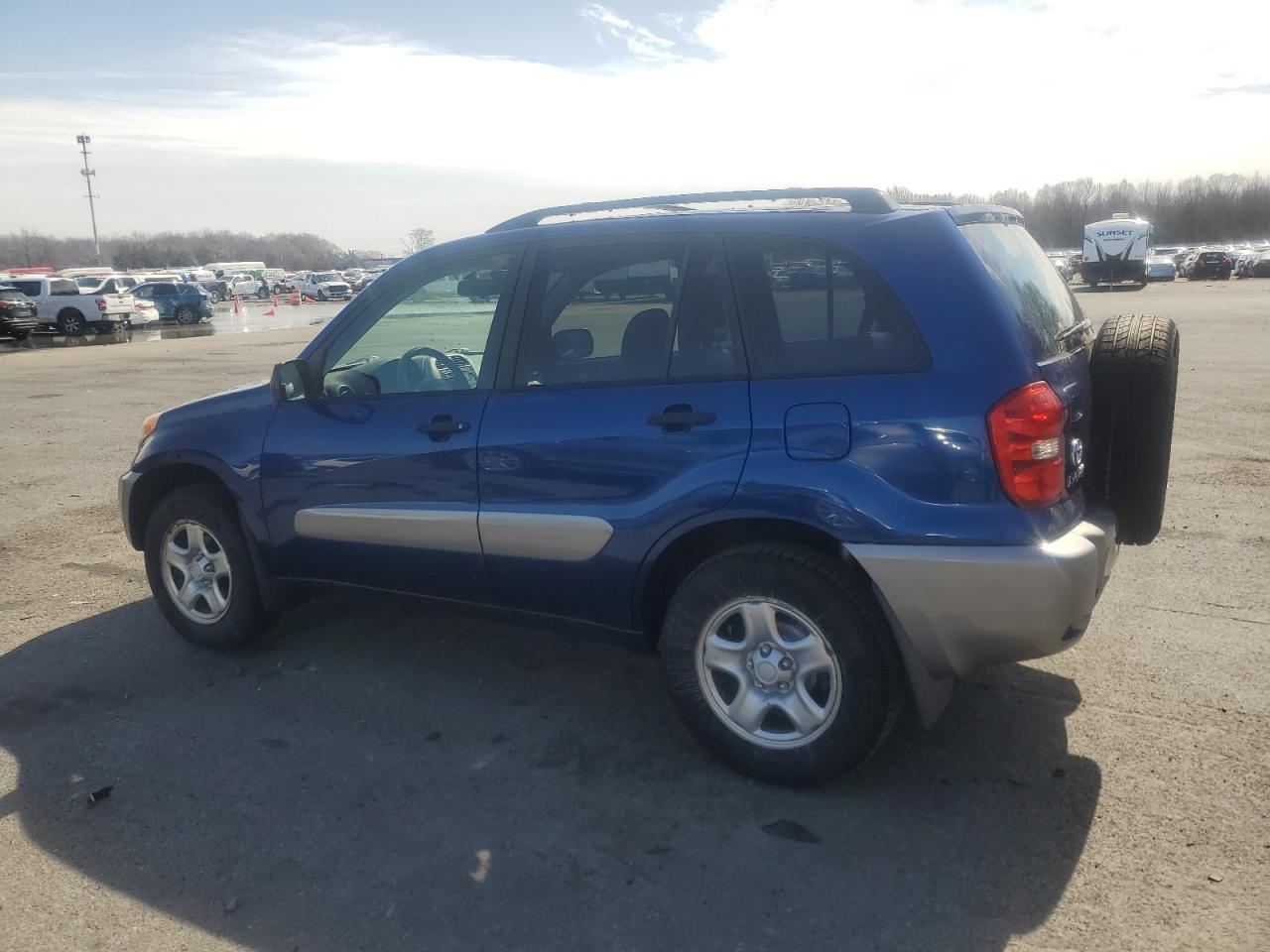 2005 Toyota RAV 4 - Image 2
