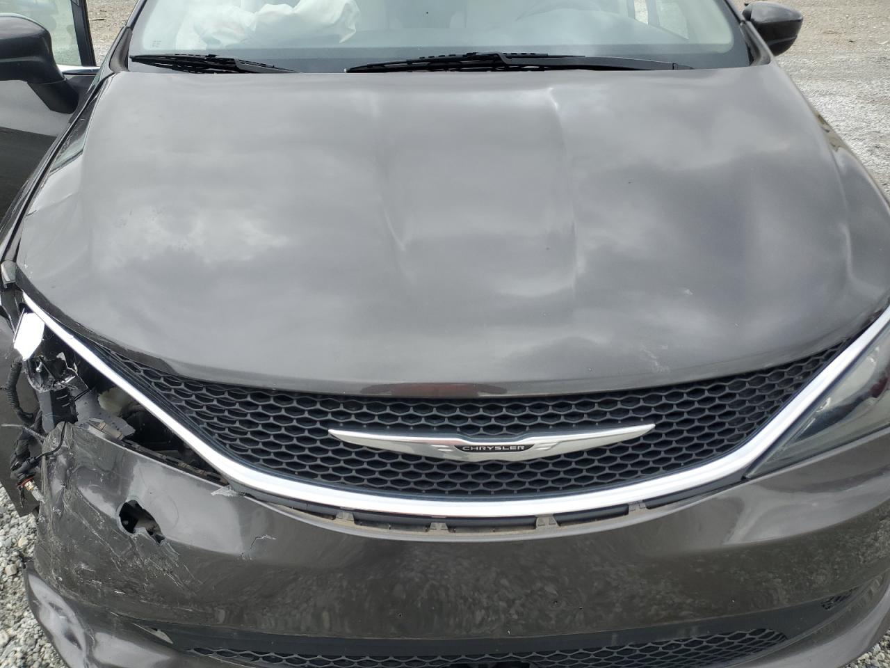 2021 Chrysler Voyager - Image 12