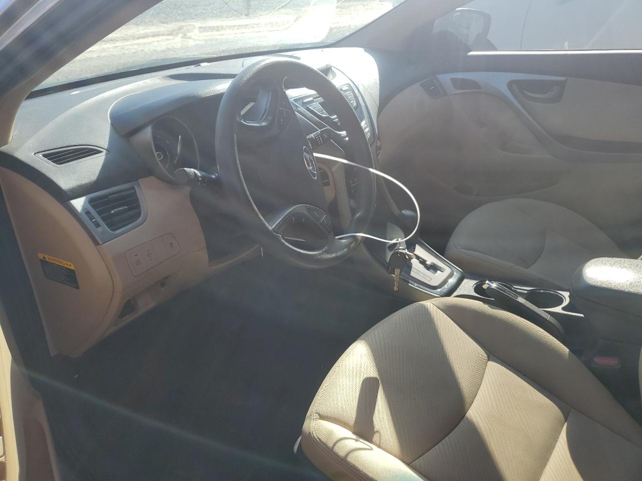 2013 Hyundai Elantra - Image 7